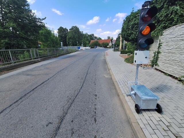 Provoz v Radimi hlídají nové „chytré“ semafory