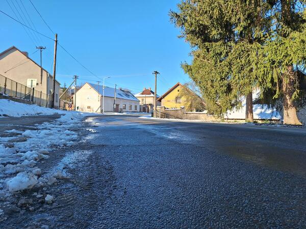 Po otevření obchvatu opraví kraj také původní průtah Kojicemi