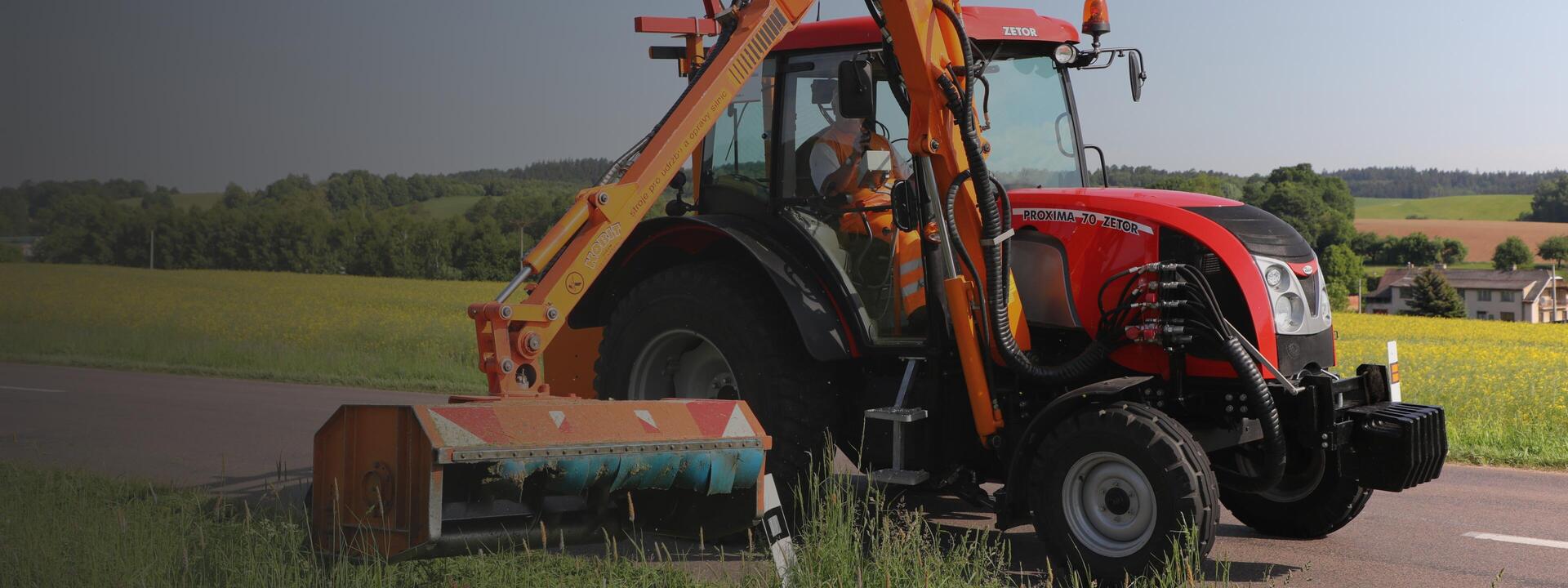Zajišťujeme opravy a údržbu silnic II. a III. tříd v Pardubickém kraji